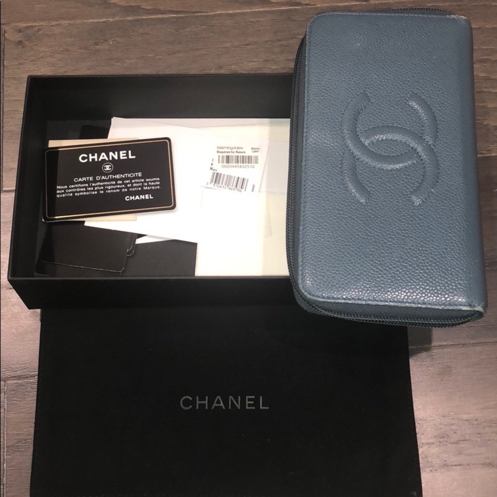 Chanel Zip Wallet - Picture 3 of 7